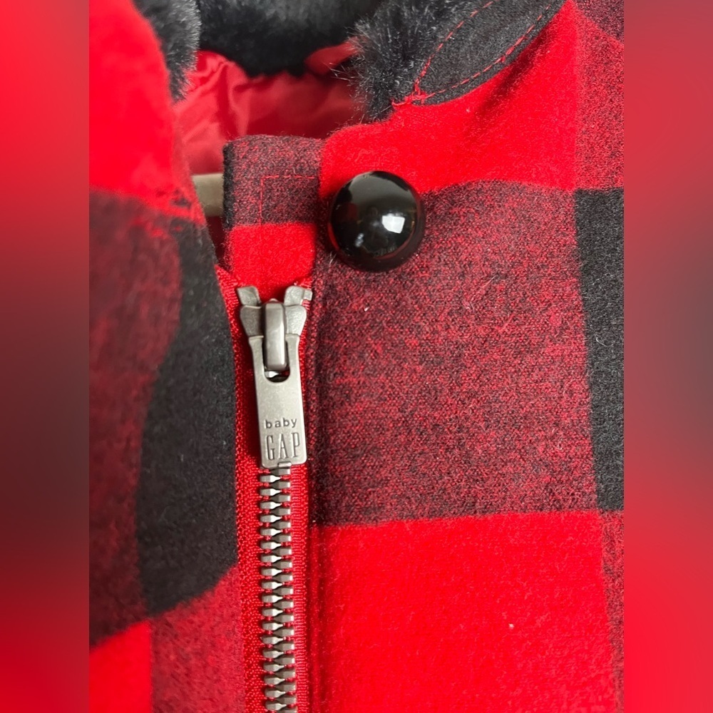 Nwot Baby Gap red and black plaid coat with faux fur collar - Picture 3 of 7
